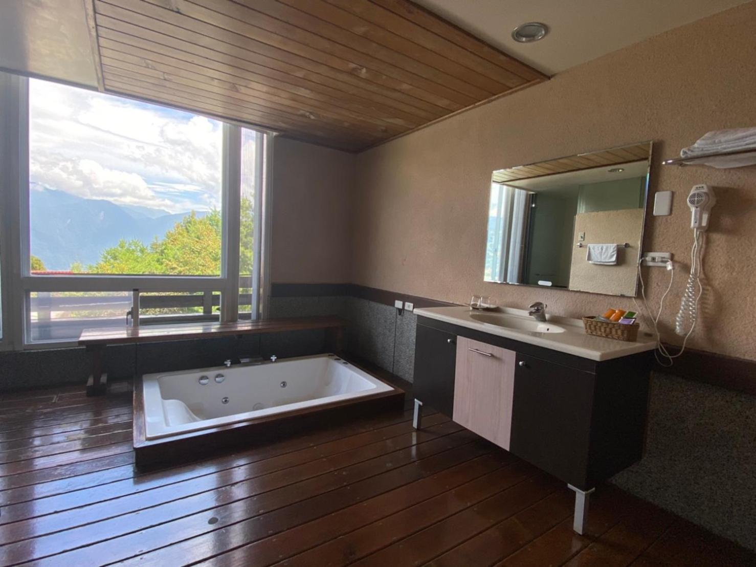 Ailiga Travel Villa Renai Pokoj fotografie
